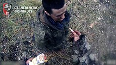 Nemám nutkání st�ílet na v�echno. Ameri�an zaujal laskavostí k ruským zajatc�m