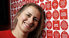 Brn�nská um�lkyn� Kate�ina �edá vymyslela také originální balící papíry s...