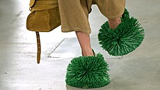 Ze zámrn oklivých bot se v posledních letech stal módní standard, bez...