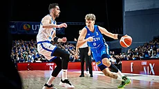 Tomá� Satoranský brání Henriho Drella z Estonska v kvalifikaci MS.