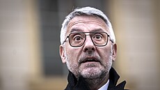 Lubomír Metnar (ANO) odpovídá noviná��m na dotazy po konzultacích s prezidentem...