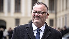 Ke konzultacím k prezidentu Petru Pavlovi piel kandidát na ministra dopravy...