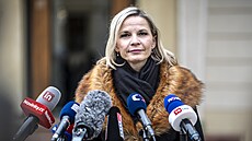 Zuzana Mrázová,d�íve Schwarz Ba�tipánová (ANO) odpovídá noviná��m na dotazy po...