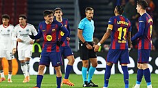 Hrái Barcelony reagují po inkasované brance v utkání s Frankfurtem