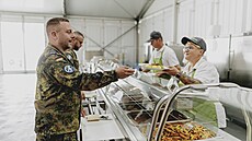 Spole�nost Rheinmetall b�hem dvou týdn� vybudovala polní tábor pro 500 voják�....