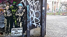 Nást�nná malba v Milán� od kontroverzního italského um�lce AleXsandra Palomba.