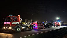 �idi� nákladního vozu sjel v M�icích do p�íkopu u silnice. (9. prosince 2025)