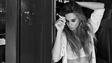 Vyjde-li enský akt ze soukromého prostoru, získá nový rozmr. Jinou energii....