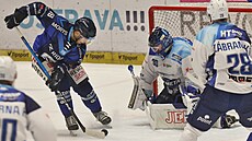 Vítkovický Nellis stílí gól brnnskému Stezkovi.