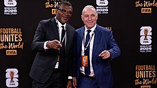 Bývalý fotbalista Marcel Desailly (vlevo) a n�kdej�í hrá� Bulharska Hristo...