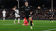 Phil Foden z Manchesteru City se raduje z gólu do sít� Fulhamu.