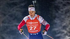 Mikulá� Karlík na trati stíhacího závodu v Östersundu