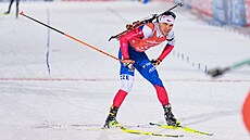 Michal Krmá v cíli stíhacího závodu v Östersundu