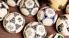 Ikony sv�tového fotbalu v jednom p�ehledu. Mí�e, které psaly d�jiny.