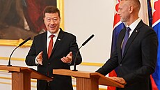 P�edseda Sn�movny Tomio Okamura (SPD) na náv�t�v� Slovenska. (2. prosince 2025)