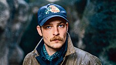 Ped pti lety z jeho role vraha v seriálu Zrádci chvílemi a mrazilo, jak byl...