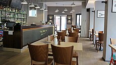 Tankovna Palmovka. Majitel restaurace pizpsobil prostory hostm, kteí nemají...