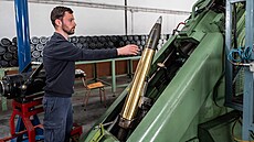 Munice, kterou vyrábí ZVS holding.