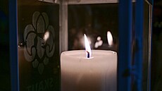 Skauti p�ivezli do �eska z Rakouska betlémské sv�tlo (6. prosince 2025)