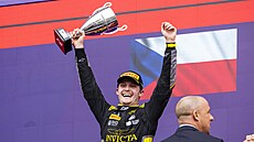 Roman Stank na pódiu po srpnovém závod v Maarsku.