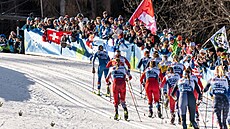 Bou�livá atmosféra p�i závod� b�ky� na ly�ích v Teseru. P�i olympiád� ji ale...