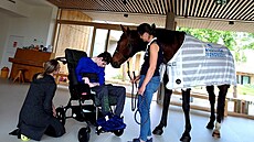 Giving Tuesday se slaví po celém sv�t� v úterý po páte�ním Black Friday.