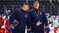 Radim Rulík a jeho asistent Tomá� Plekanec na tréninku �eské hokejové...