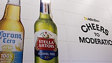 Pivovarnický gigant AB InBev. Ve svém závod ve mst Magor v jiním Walesu...
