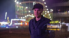 Zpvák a skladatel James Harries