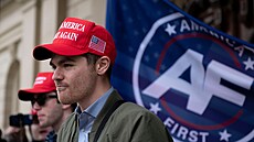 Krajn� pravicový aktivista Nick Fuentes ( 11. listopadu 2020)