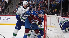 David Kämpf od brány odtla�uje Artturiho Lehkonena.