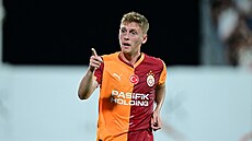 Obránce Metehan Baltaci v dresu Galatasaraye.