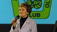 Sportovní gymnastka Matylda Riková promlouvá na setkání v Brn v roce 2003.