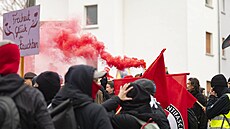 Proti konání sjezdu AfD v Giessenu demonstrovaly desítky tisíc lidí. (29....