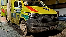 Po zásahu v poli byla sanitka po�ádn� zabahn�ná.