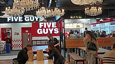 Obchodní d�m Máj