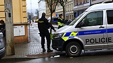V Mostecké ulici v Brn� zem�ela po napadení no�em �ena. Podez�elého policisté...