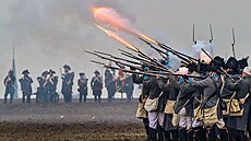 Bitvu u Slavkova z roku 1805 ka�doro�n� p�ipomíná rekonstrukce nad�enc� v...