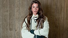 Bílá funguje v kombinaci s mnoha odstíny.