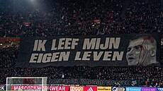 Oficiálním d�vodem chování fanou�k� byla vzpomínka na Tuma, jednoho z aktivních...