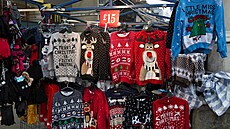 A co vy? Jste milovníci váno�ních svetr�, nebo nakupujete spí�e st�ídm�?