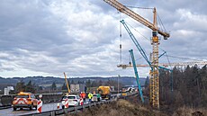 Demolice první poloviny mostu �mejkalka na 24. kilometru dálnice D1. (8....