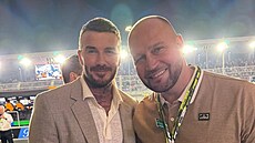 Hokejový olympijský vít�z Ji�í �légr na Velké cen� Kataru formule 1. Vyfotil se...