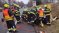 U odbo�ky na Ol�ová vrata se st�etl kamion s osobním autem. (9. prosince 2025)