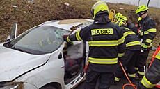 U odbo�ky na Ol�ová vrata se st�etl kamion s osobním autem. (9. prosince 2025)