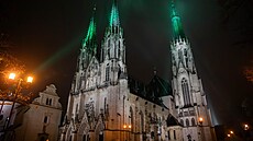 Názory na nové nasvícení olomoucké katedrály, jemu v horní ásti dominuje...