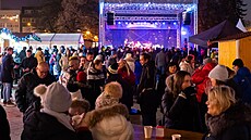 Rozsvícení váno�ního stromu na nám�stí Míru ve Zlín�. Vystoupení Adama �urici....