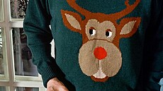 Zelený rolák se sobem (vlastn� losem) dal impuls tradici o�klivých váno�ních...