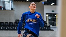 Eli�ka Brejchová z Levhartic Chomutov se chystá na zápas.
