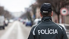 V �ilin� byl vyhlá�en stav nouze kv�li úniku neznámé látky do ovzdu�í. (4....